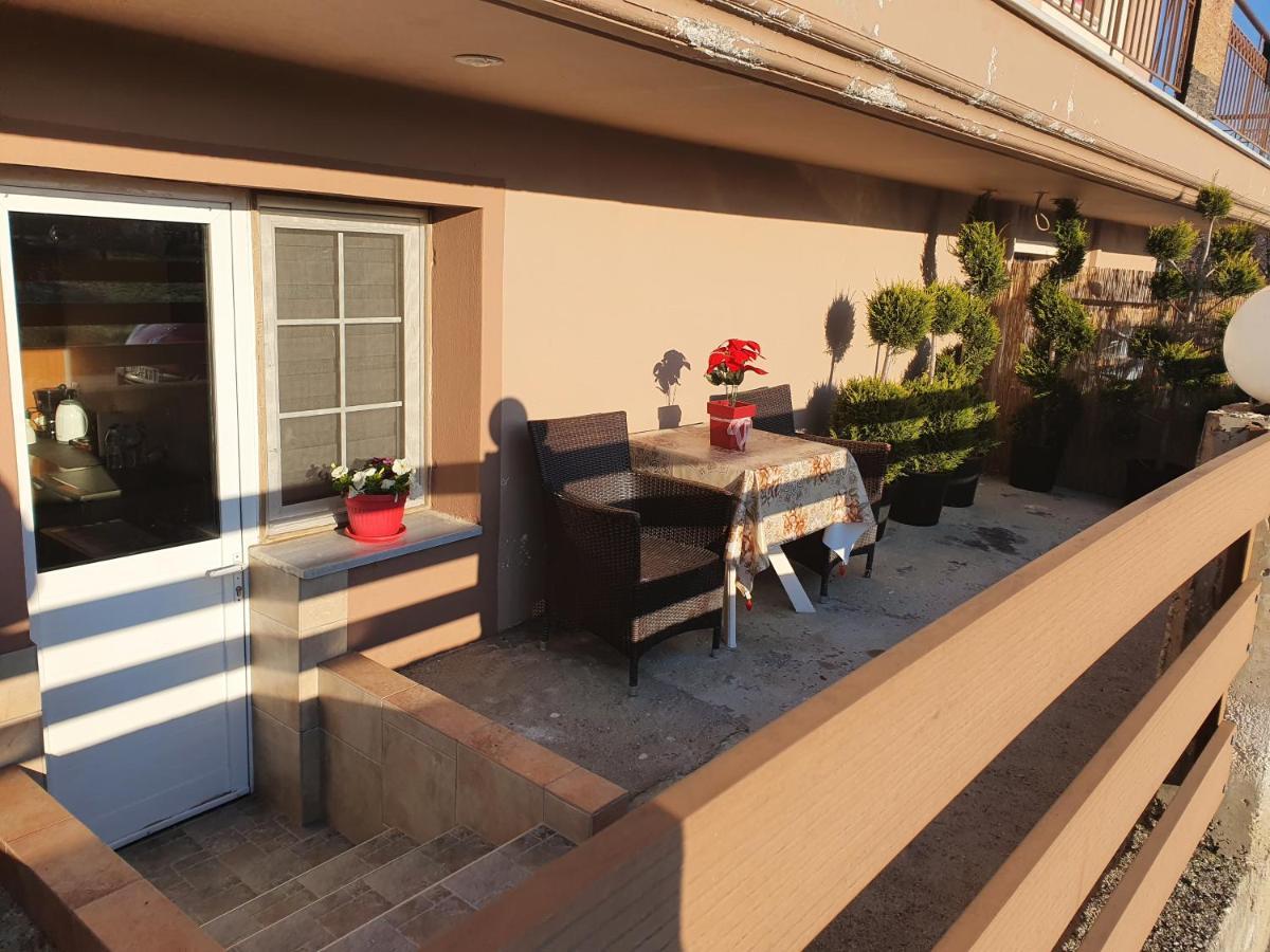 Chris Rooms Kalambaka Exterior photo